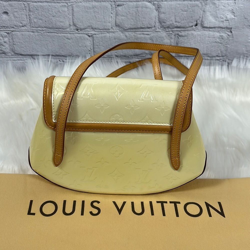 Louis Vuitton Monogram Vernis Perle Shoulder Bag Purse in Biscayne Bay - Picture 2 of 12